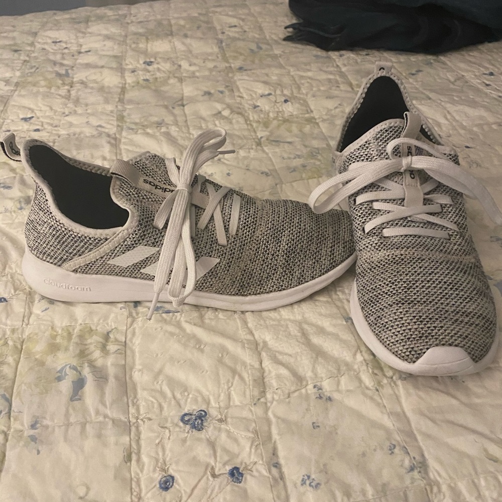 Adidas cloudfoam sneakers 7.5 women’s